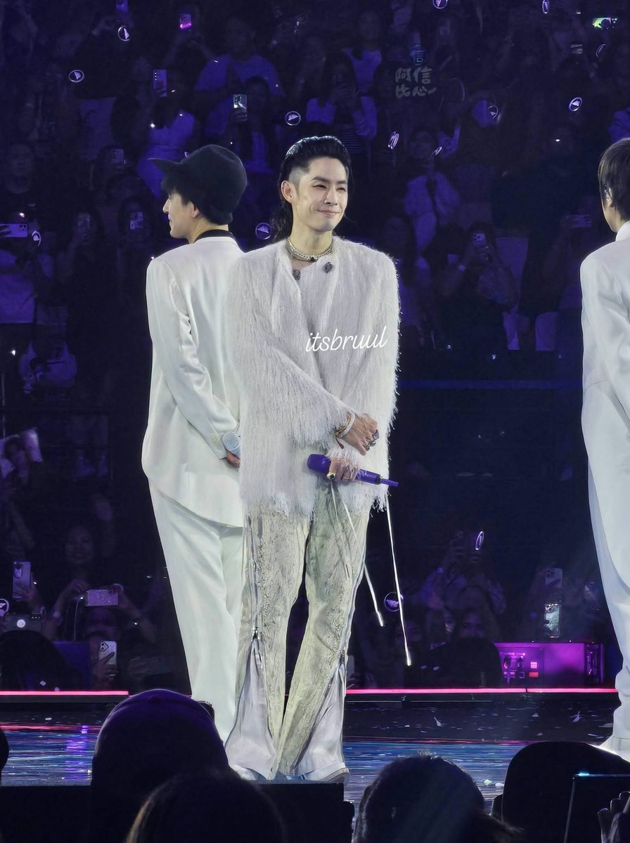 itsBruul's tweet photo. Still can't believe this happened. ๐ฅน๐
My 8-year-old self would never imagine seeing Dao Ming Si in person. Thank you, F4, for bringing our childhood back to life. Until we meet again. ๐ปโจ
#F4Forever #F4ForeverInBulacan #MeteorGarden #DaoMingSi #ConcertDump #CoreMemory https://t.co/GDnTdipPDK