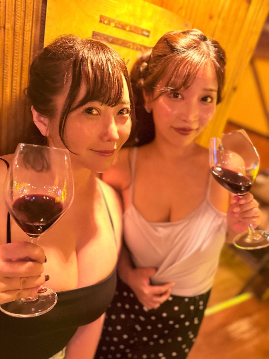 vivid_waka_'s tweet photo. 今天是 TRE 的最後一天！
今天還會有人再來看我嗎……？🥹
如果能再見到大家，我會很開心♡ https://t.co/XPczUIZN7m
