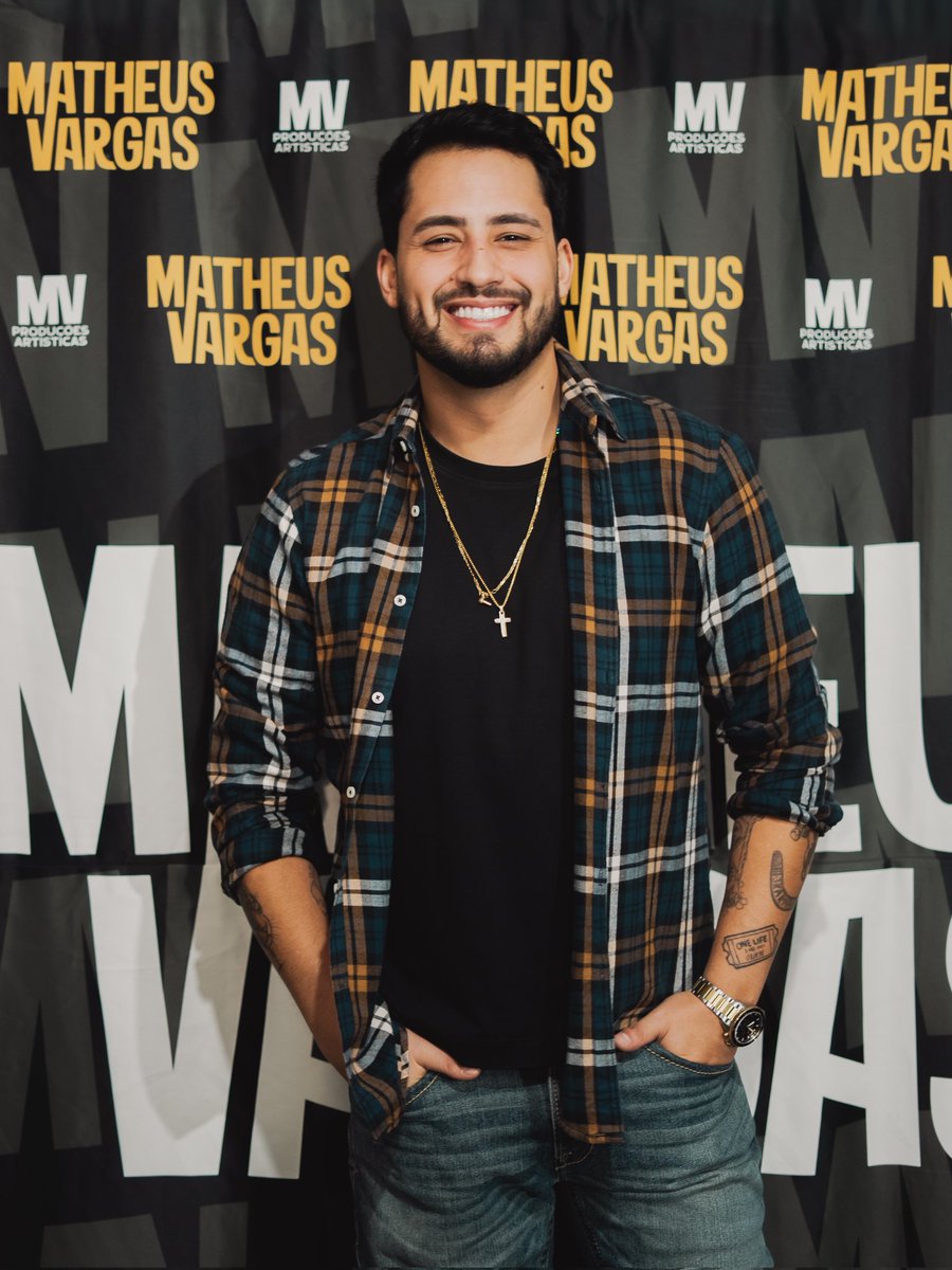 qgdefasmv's tweet photo. Alô Comodoro-MT!! Matheus Vargas Chegou  e daqui a pouco o pau tora! 🔥🥃🧡 https://t.co/i2nVpAelLt