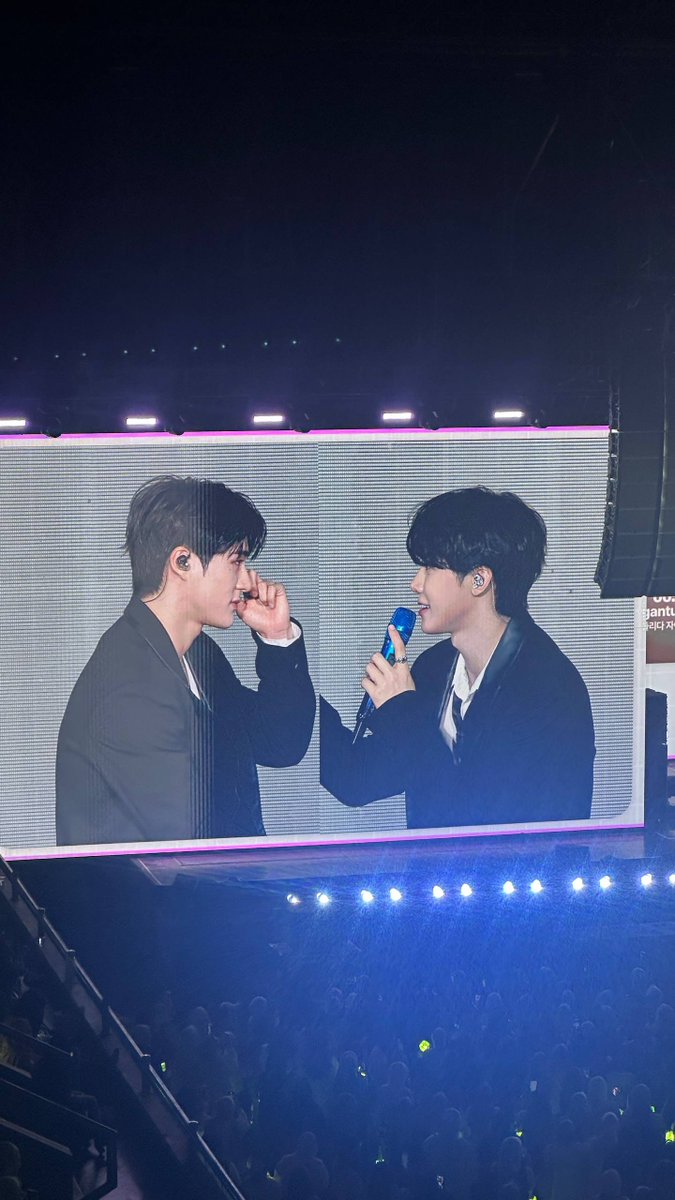 DancouverNa's tweet photo. Maunya nonton Jeno Jaemin ya. 
Eh malah nonton Jeno kecintaan kunci stang sama Jaemin 🤭 https://t.co/biO6eC536M