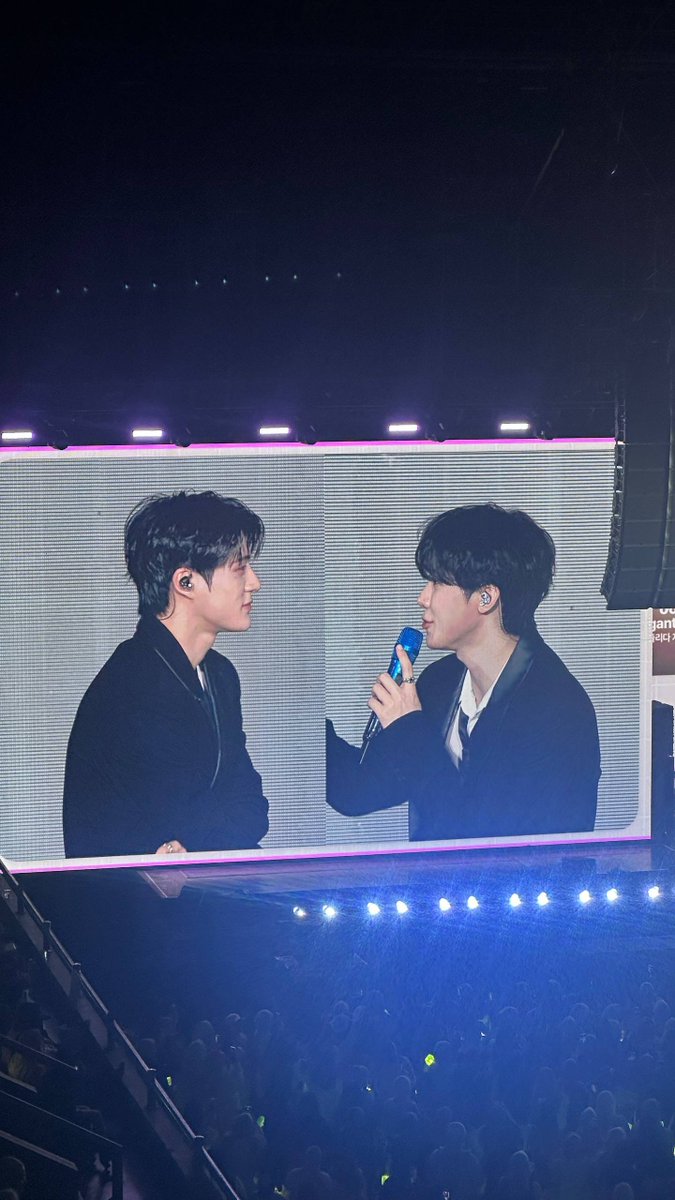DancouverNa's tweet photo. Maunya nonton Jeno Jaemin ya. 
Eh malah nonton Jeno kecintaan kunci stang sama Jaemin 🤭 https://t.co/biO6eC536M