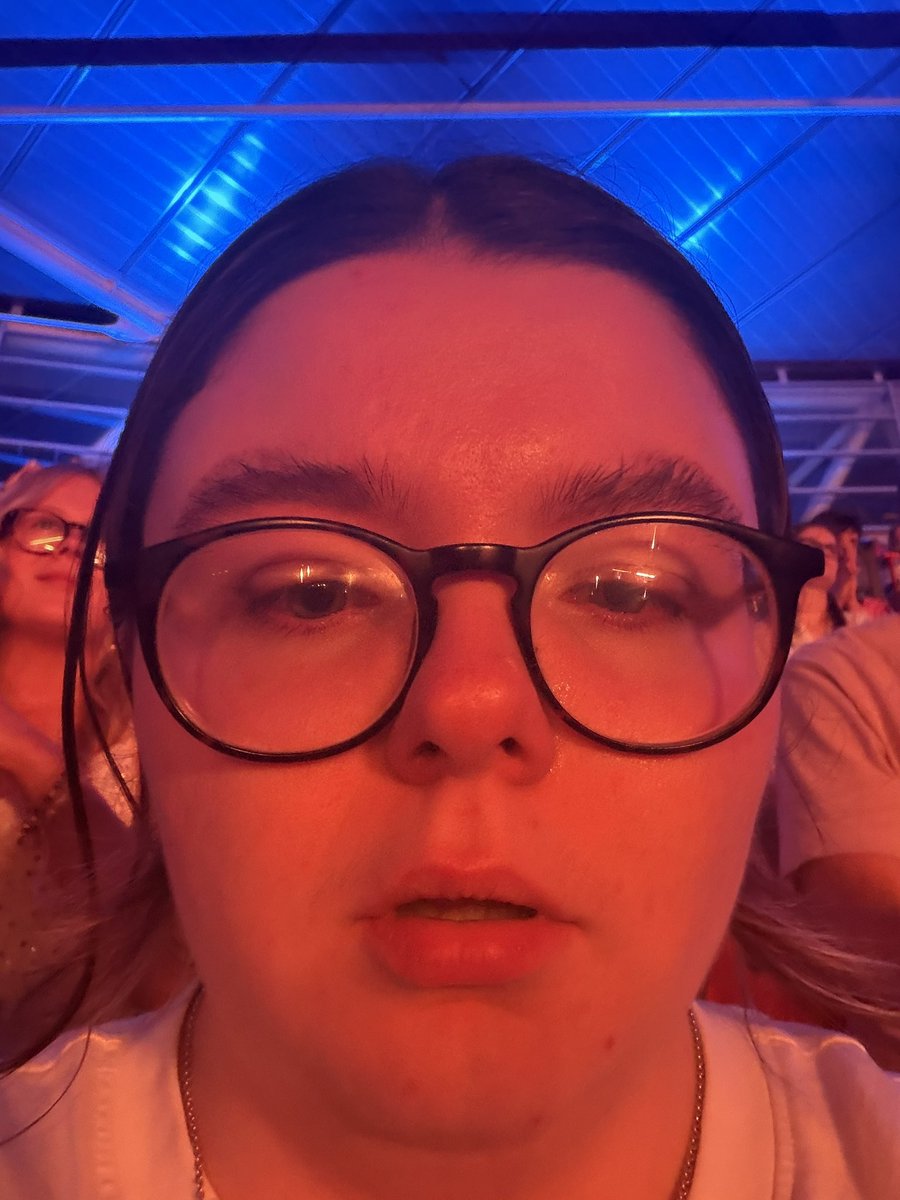 sarah🪩 tweet media