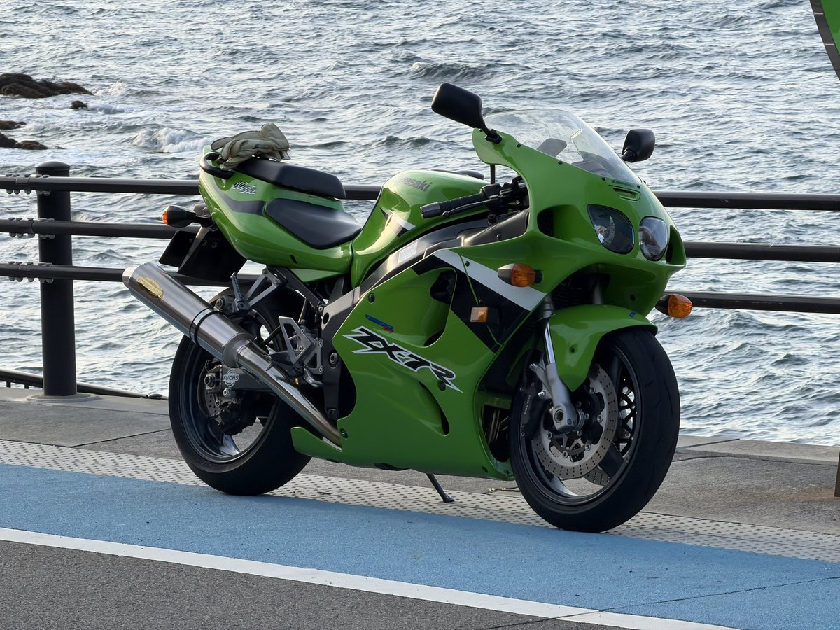 ナナ ナナハンが好き。 #7月5日はナナハンの日 #ナナハン #gpz750r #zx7r