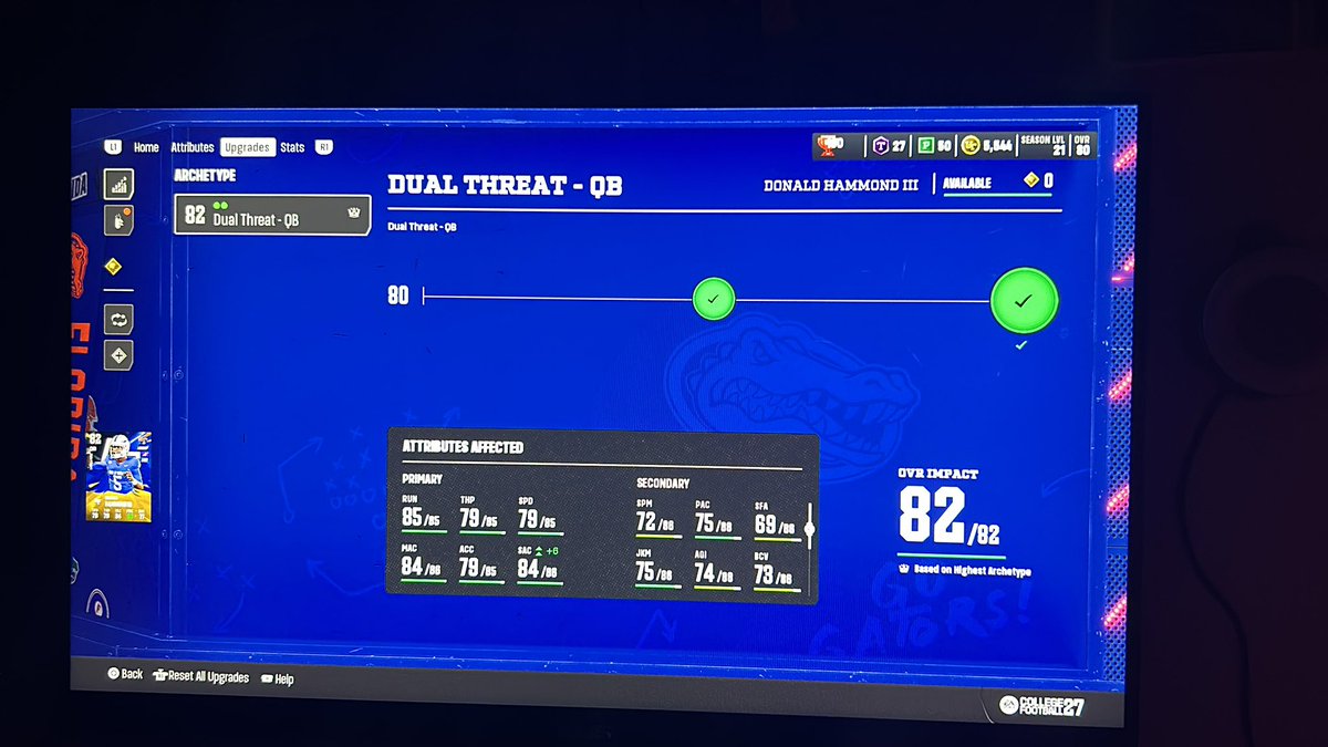Boss_S_G's tweet photo. I have spent 100k trying to upgrade this guy and not once did his throw power go up even tho it’s in his primary seems like a shitty system @EASPORTSCollege @Zirksee https://t.co/nUH73thLWD