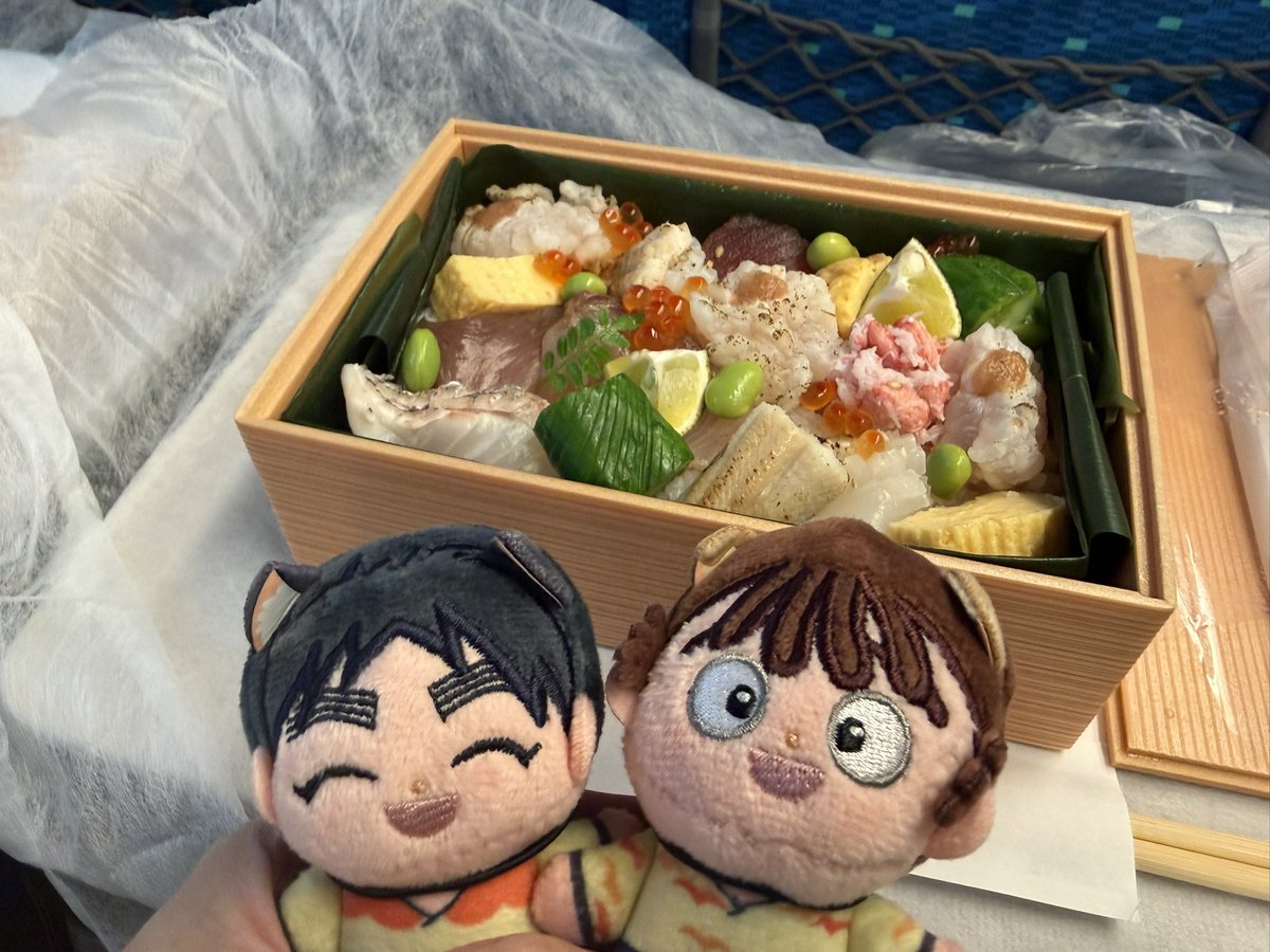 mastanimmm's tweet photo. 京都大阪3日間楽しかった💗#ototojet
さんの鱧ちらしと手毬寿司美しかった……ご飯全部美味しかったよう… https://t.co/nBnqQJCzWM