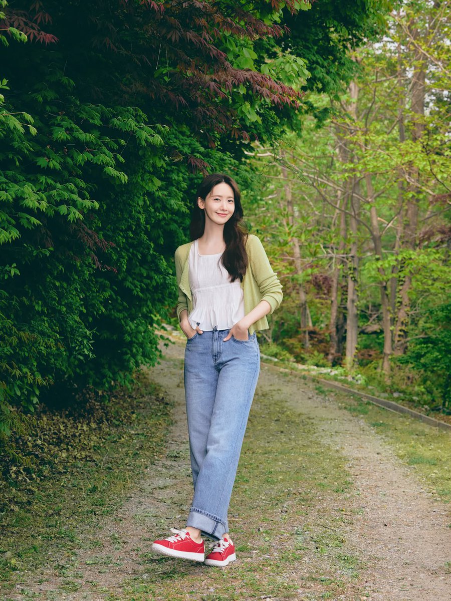 yeppeoyoona's tweet photo. New promotional pictures of YoonA for LeMouton 💚

#LimYoonA #임윤아 #YoonA #윤아 https://t.co/16J3H0tDpf