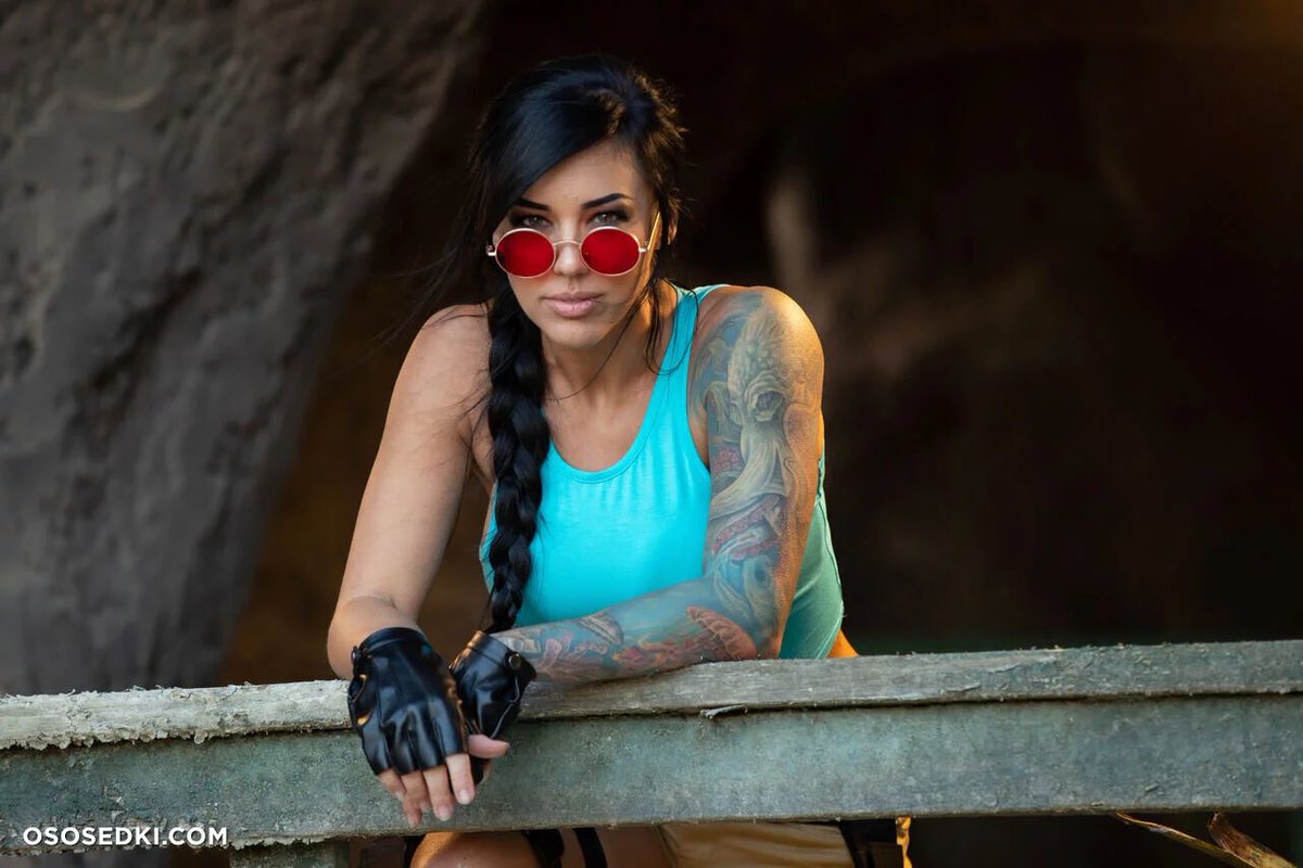 thefantasymanor's tweet photo. Alex Zedra https://t.co/oHyhdiktAj