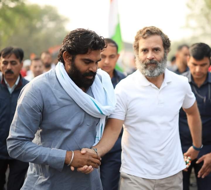 RohitMeenaIN's tweet photo. भारतीय किसान यूनियन, राजस्थान युवा मोर्चा प्रदेशाध्यक्ष, टोडाभीम विधानसभा के भावी युवा विधायक श्री @VikramMeena_ जी जन्मदिन की हार्दिक बधाई एवं शुभकामनाएं।

हम आपके उत्तम स्वास्थ्य एवं उज्जवल भविष्य की कामना करतें है । #VikramSinghMeena #HBDVikramSinghMeena @RahulGandhi https://t.co/iRrtu5EyQA