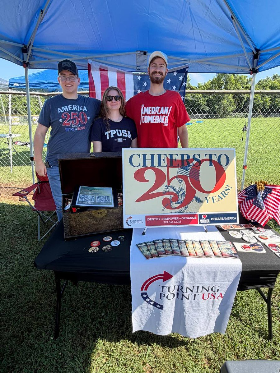 SarahPittman176's tweet photo. Happy 4th of July!!!!! Independence Day is a great reminder of how important it is to participate in elections! Only 3 days left to make sure you are registered! https://t.co/Yq3njlDdTs