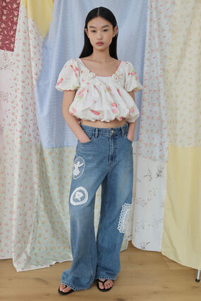 steps_ahead's tweet photo. レースパッチワークが目を引くデニム👖🤍
シンプルなトップスと合わせるだけで主役コーデに✨
SINOONらしいデザインが魅力です。
日本からも買えるみたい👀
https://t.co/JUmaKeAJLU
#SINOON #デニム #韓国ファッション #デニムコーデ https://t.co/wIldYLMCzn