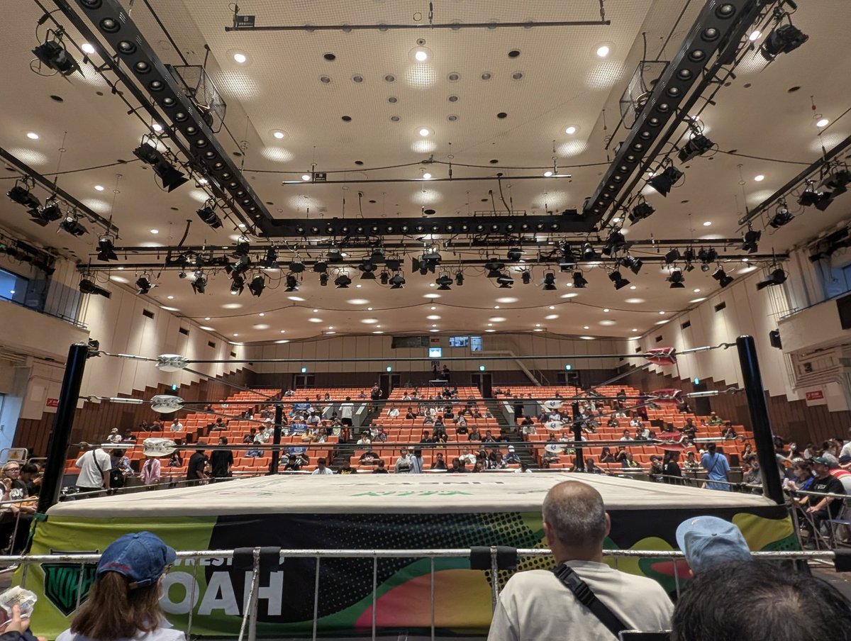Lizmi66's tweet photo. 今日はここから！
前哨戦もメインのジュニアのベルトの試合も楽しみ！
#noah_ghc https://t.co/IWWJl2MWHr