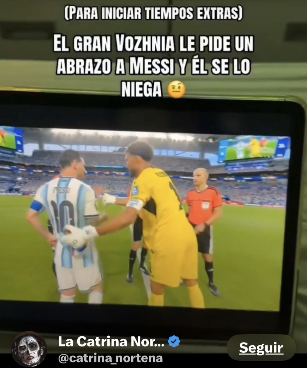 FerCam28's tweet photo. @ericzzeta Y que dices de esto? Lo que hace ese enano de 💩 https://t.co/Y1zS2SrIBW