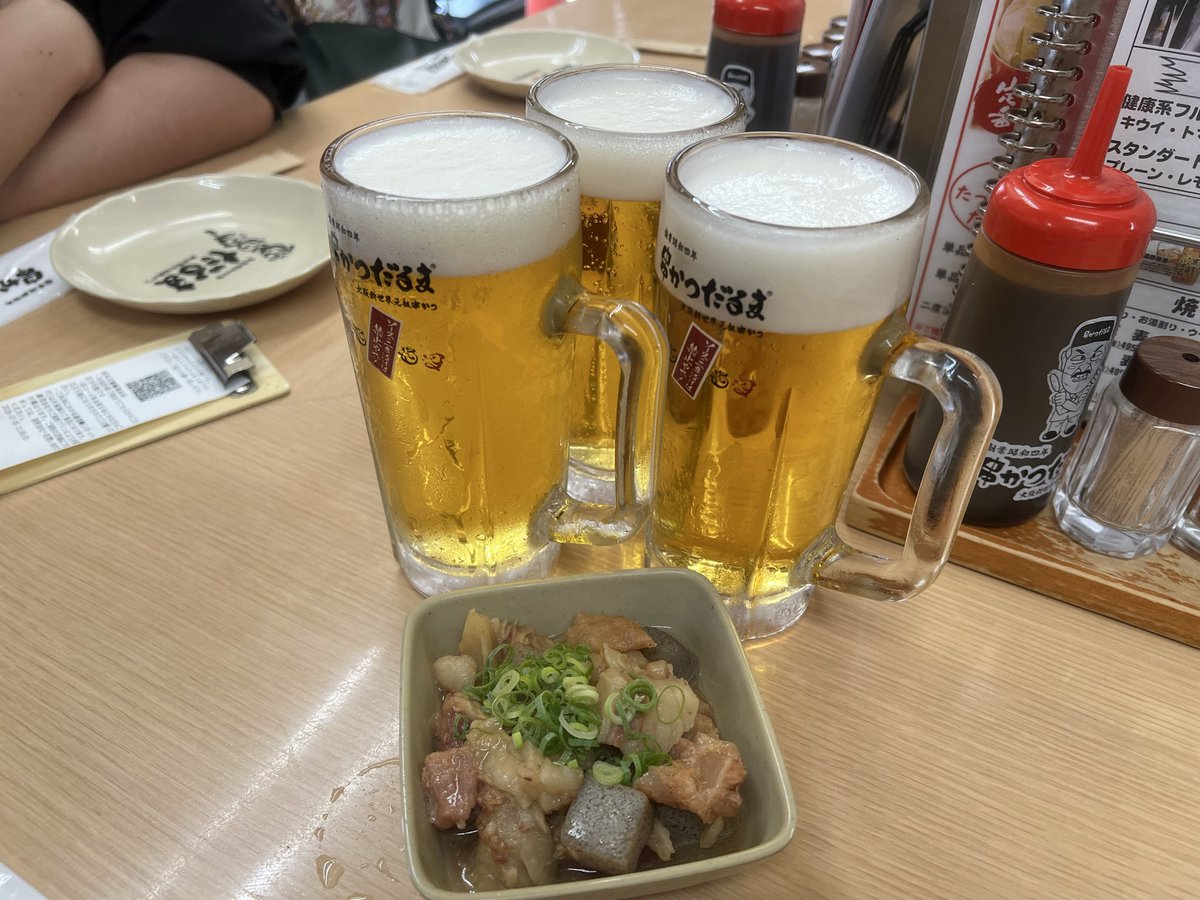 chee_peli's tweet photo. ライブに向けて栄養補給開始ペリ∧( 'Θ' )∧ https://t.co/9InPsBP3Tp