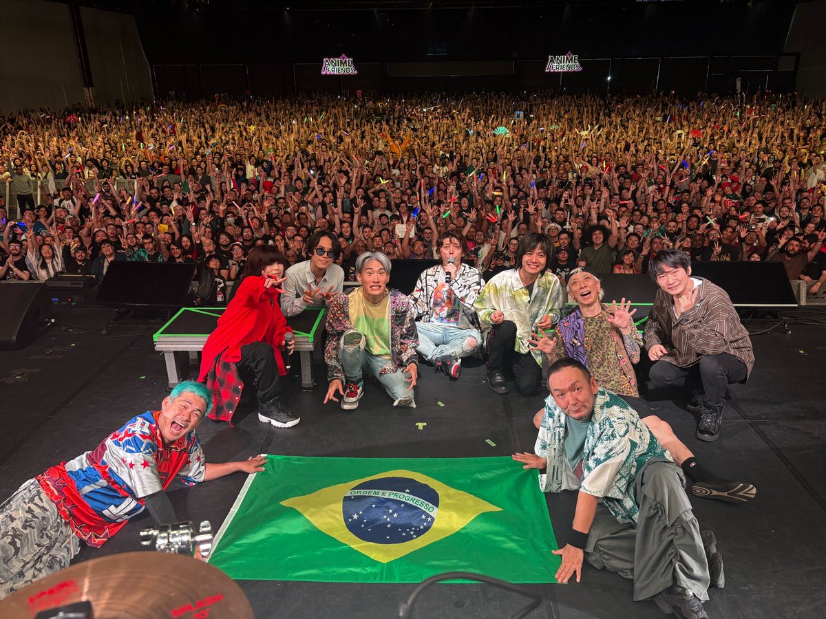 TAKE_FLOW's tweet photo. Do-mo 
#AnimeFriends #AF26 #AnimeFriends2026

NANOちゃんとコラボで
「ブルーバード」

BURNOUT SYNDROMESのみんなが「GO!!!」で乱入

muito obrigado🇧🇷 https://t.co/WVq360Vpmi