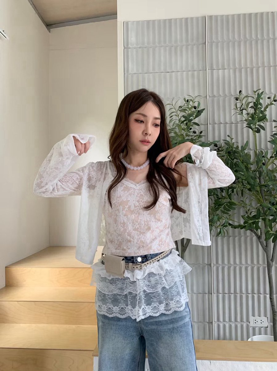 Bunnyi3k's tweet photo. 🧃แนะนำเซตเสื้อคลุม+สายเดี่ยว ลายลูกไม้ น่ารักมากก ของร้าน SOMEDRESS 🪷✨ https://t.co/V8dAkMpCaQ
