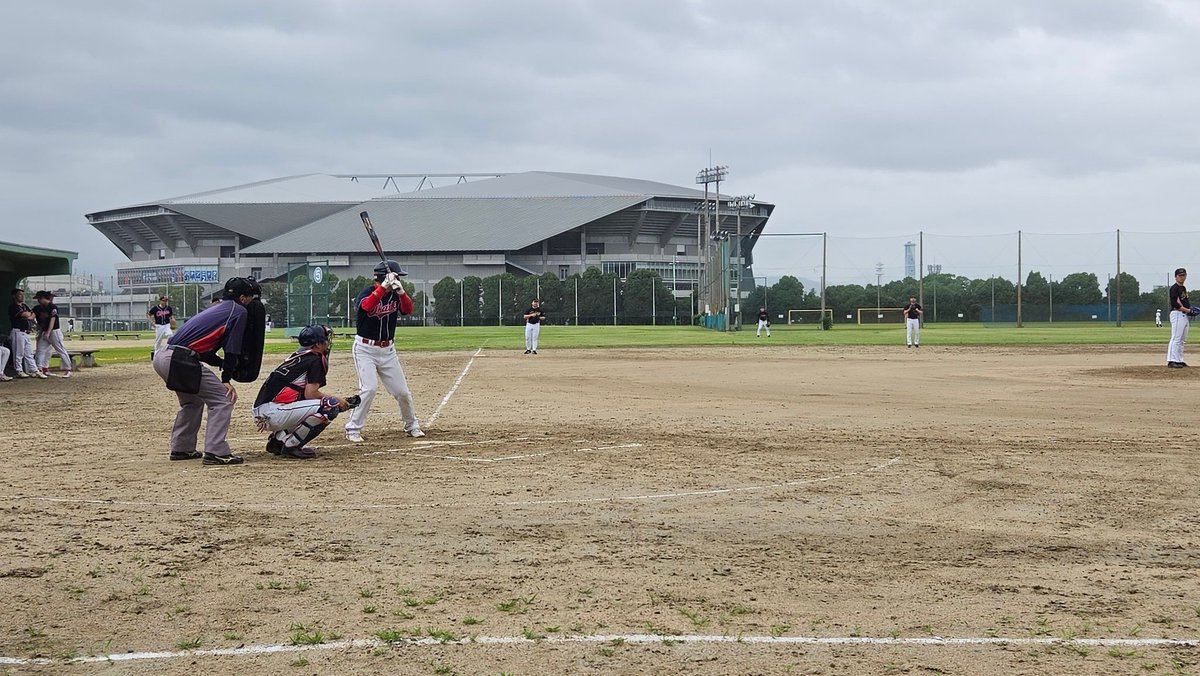 840s's tweet photo. 草野球大会 小雨の中、グランド状態良好にて開催中 https://t.co/5DUiZkBOBQ