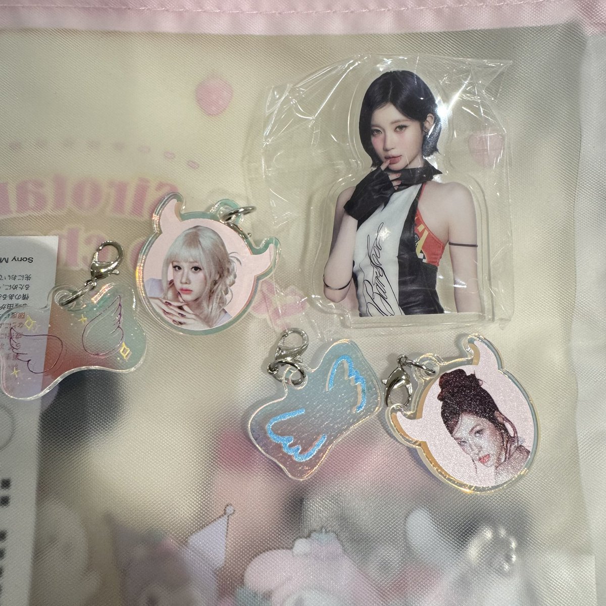 QfK1f's tweet photo. BABYMONSTER ベビモン POPUP 交換

【譲】写真参照 

【求】 ロラ

条件合う方お気軽にリプください https://t.co/hSeGJTJS1z