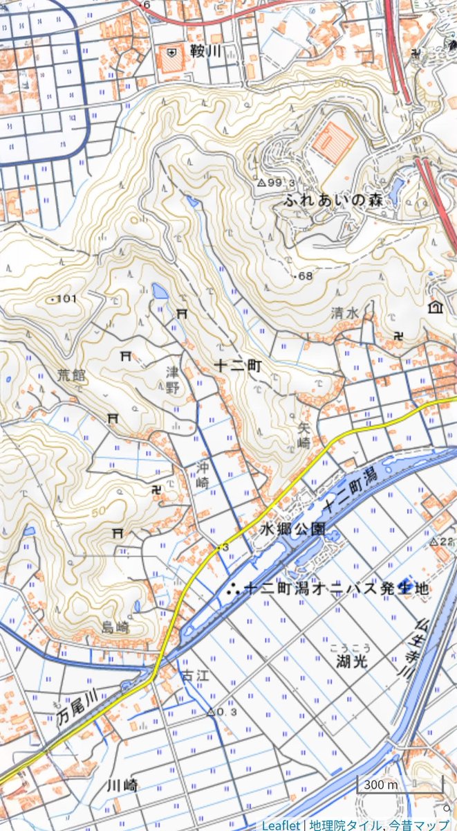 KATSUTAshikyo1's tweet photo. ◉ 富山県氷見郡「十二町村」

十二町村（じゅうにちょうむら）は、かつて富山県にあった村。
現在の氷見市十二町地区で、地元の住民は親しみを込めて「ジンチョウ」と呼んでいる。
廃止日∶1954年4月1日
廃止理由∶編入合併
阿尾村,宇波村,久目村,神代村,十二町村,速川村,布勢村,仏生寺村,女良村,薮田村→��見市
現在の自治体∶氷見市
○ 廃止時点のデータ　
国∶日本
地方∶中部地方（北陸地方）
都道府県∶富山県
郡∶氷見郡
面積∶11.01km²
総人口∶2455人（1938年、昭和
13年）
○ 十二町村役場
所在地∶富山県氷見郡十二町村万尾
座標∶北緯36度49分58秒　
    東経136度57分33秒
○ 沿革　
・1889年（明治22年）4月1日-町村制の施行により、射水郡十二町村、西朴木村、万尾村、中谷内村、上久津呂村、下久津呂村、粟谷村、海津村、川尻村、中島新村の区域の一部及び古江新村の区域をもって、射水郡十二町村が発足する。
・1896年（明治29年）3月29日-郡制の施行のため、射水郡の区域から分立して、氷見郡が発足により、氷見郡に所属となる。
・1954年（昭和29年）4月1日-氷見市に編入する。
