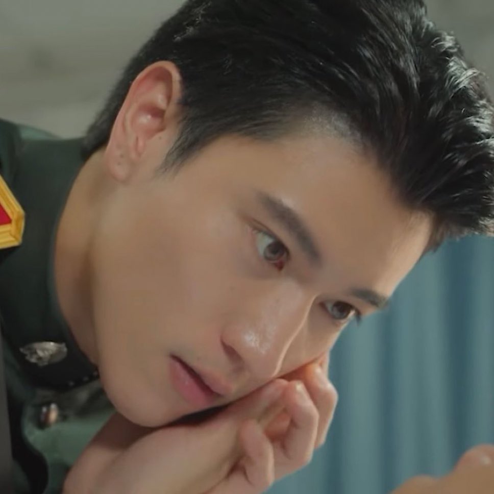 dwpfrom_wap's tweet photo. หล่อฉิบหาย เข้าใจน้องทินทุกอย่าง ร้อยเอกกลับมาแบบกร้าวใจเวอร์ ทรงผมเปิดหน้าผากคือติ๊กถูก กูก ถูก 🥹

#อรุณรุ่ง https://t.co/XfkIQH4OCS