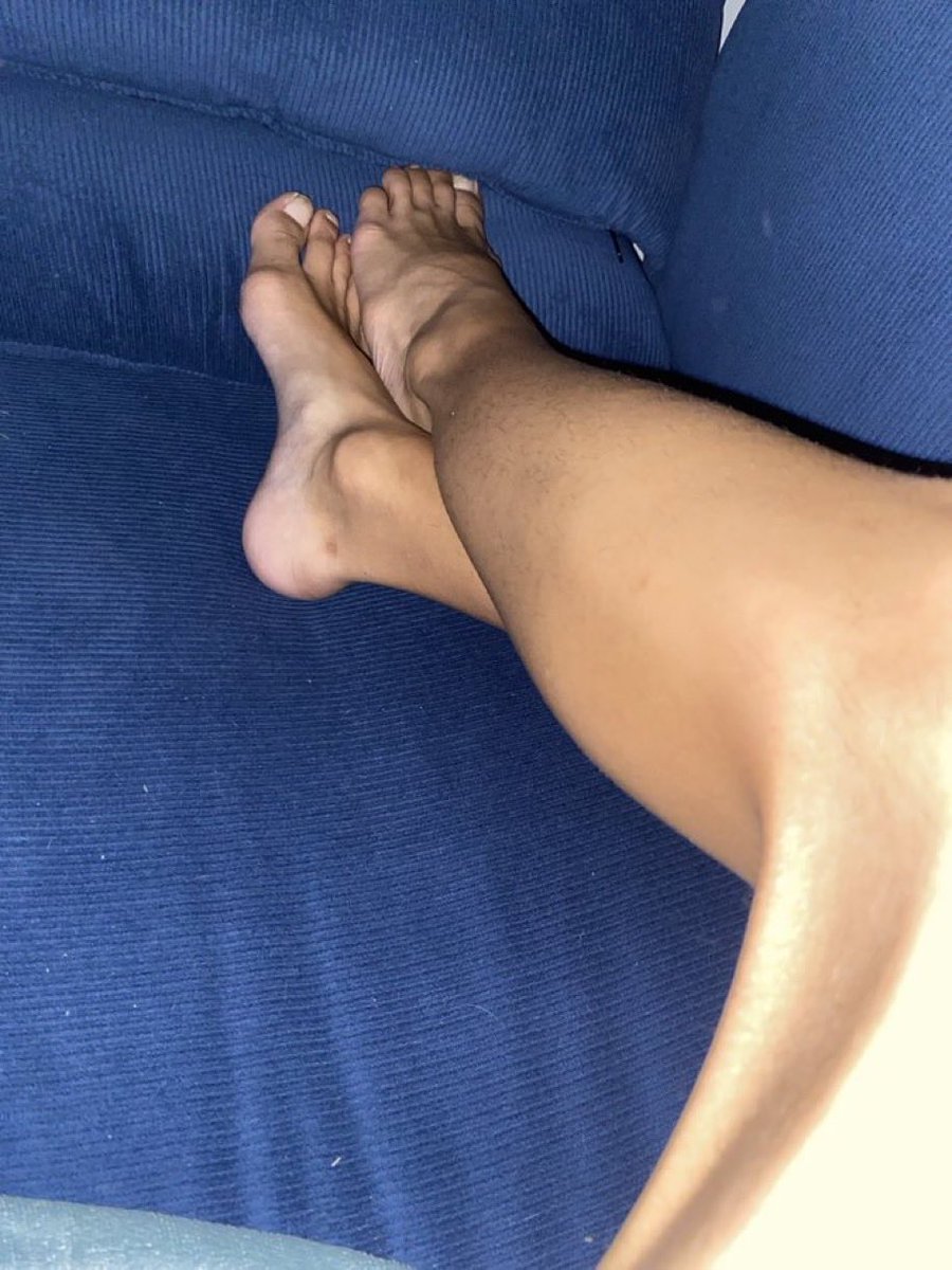 LadymReine's tweet photo. Y’a qui a 4 pattes à cette heure ci ?

#moneyslave #paypig #moneymiss #soumis #domina https://t.co/hHAiMaiPop