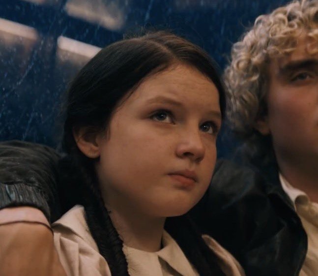 chase00s's tweet photo. O haymitch bebeu foi pouco sabe https://t.co/l2Ba15ElDG