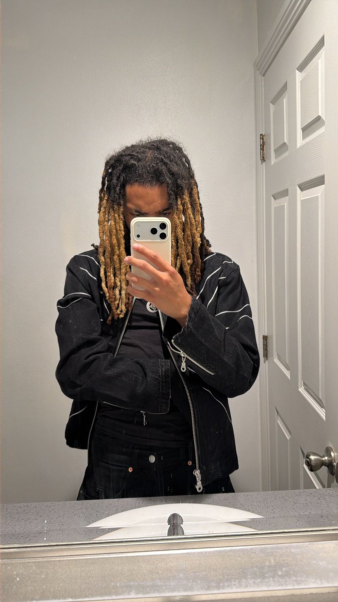Keezo tweet media