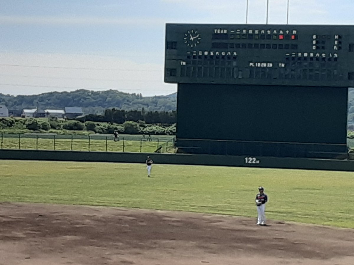 schwarz242's tweet photo. 今回の一番の目的の栗山町民野球場到着！
初の北海道フロンティアリーグ観戦！

飛行機あるから途中までしか見れないな。 https://t.co/k3EIKXxRmp