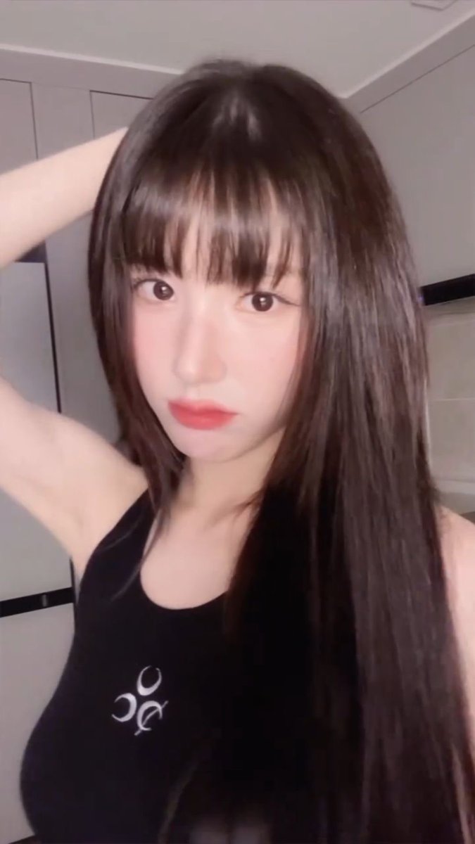 heejin tweet media