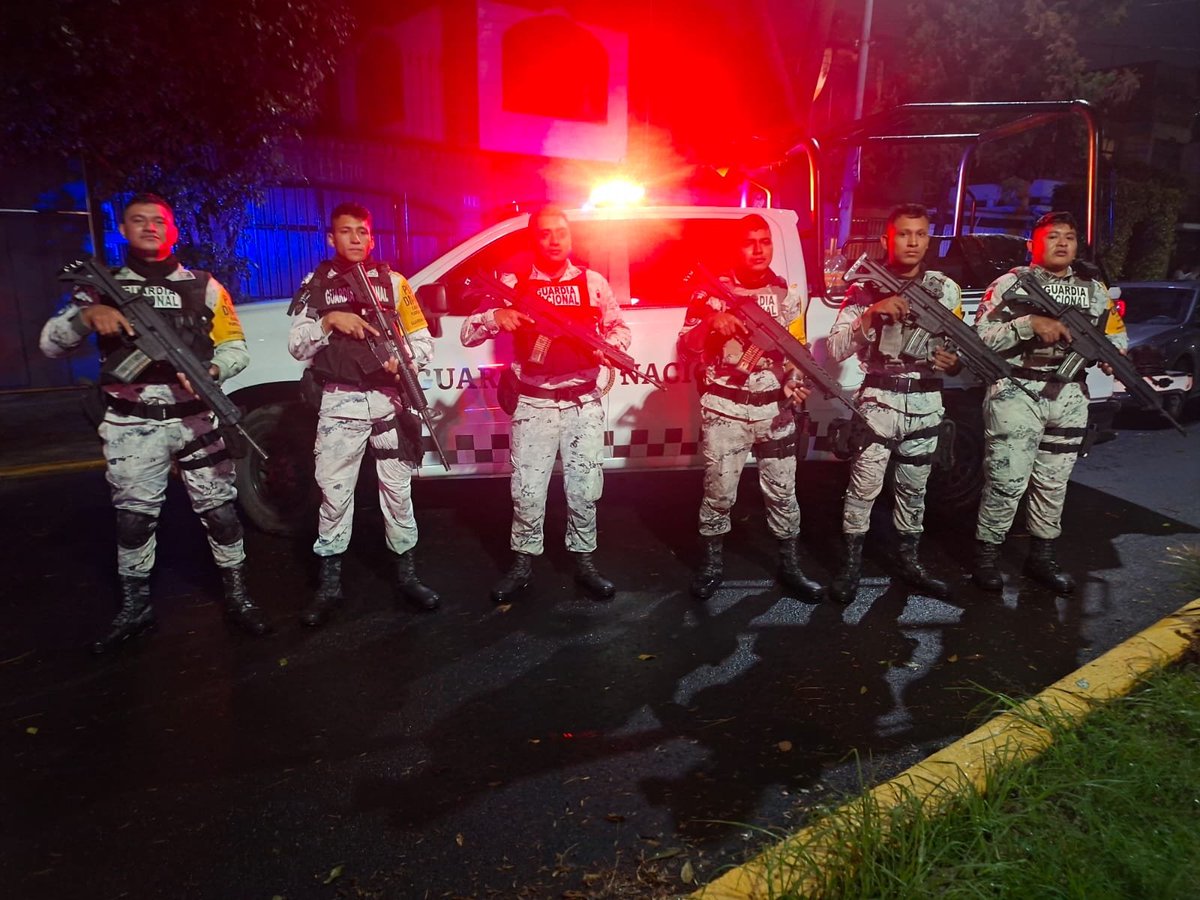 g_tomich's tweet photo. @GN_MEXICO_ agradecemos a la brigada Campeche Campeche que acudió a la zona de av de los maestros , pero todavía hace falta ayuda del lado de clavel hacia eje 2 norte Colonia Nueva Santa María en la @AzcapotzalcoMx  @locatel_mx CP 02800 @ClaraBrugadaM @craviotocesar @PabloVazC https://t.co/bUQmJa6ZiQ