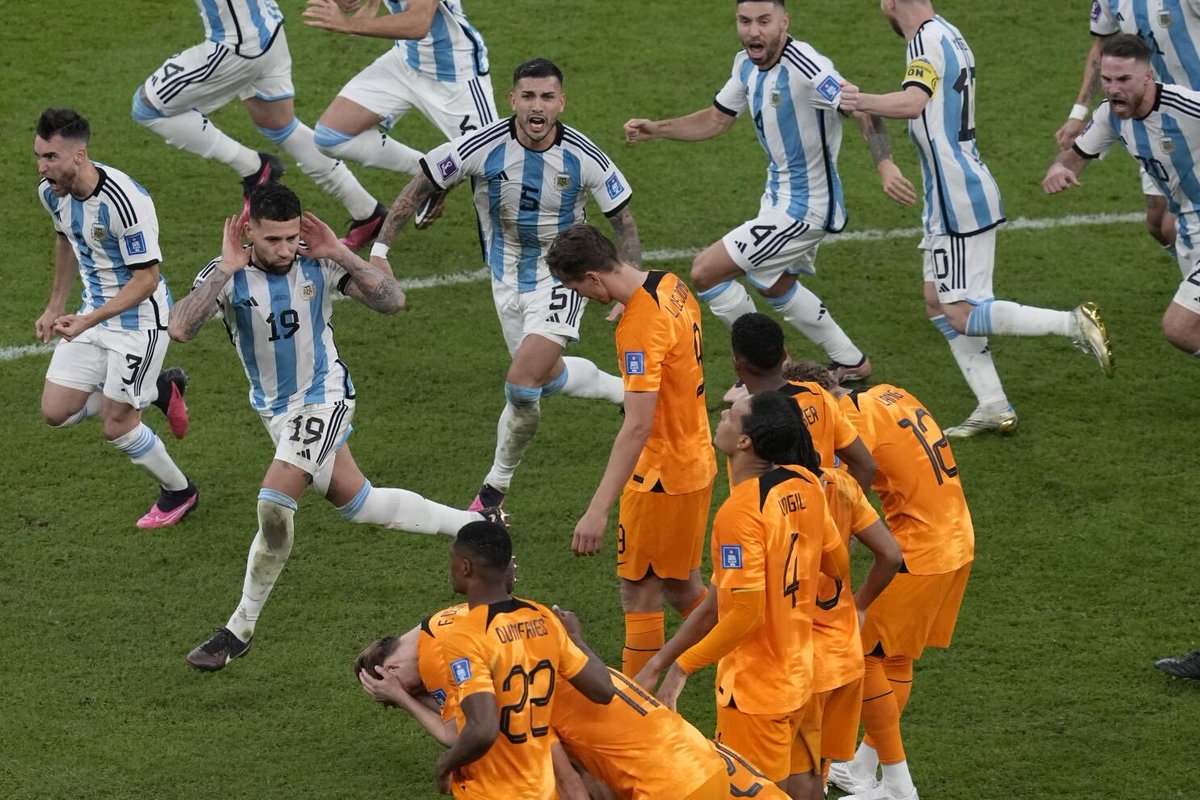 MlnTgs1's tweet photo. @lautarodeIcampo Hablas de doble vara y eres el primero que cae en ella, y esto es un ejemplo para demostrarte que eres un gordo pendejo, no para atacar a Argentina. Tienes tanta grasa que ya se te subió al cerebro y no te deja pensar. https://t.co/4QNf3hgsvh