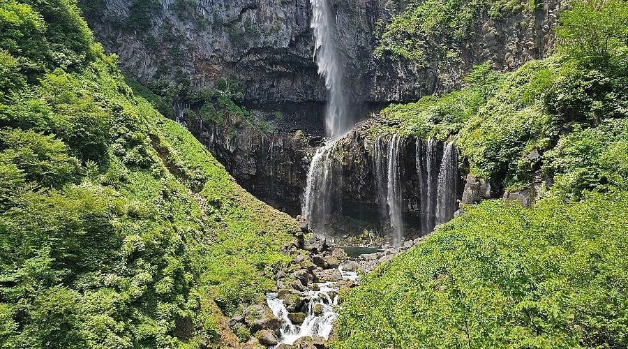 TourJapanTravel's tweet photo. 💦 THÁC KEGON – KIỆT TÁC THIÊN NHIÊN CỦA NIKKO 🇯🇵

Cao g���n 100m, thác Kegon là 1 trong 3 thác đẹp nhất Nhật Bản. Mùa thu lá đỏ bao quanh rực rỡ, nhớ xuống đài quan sát để ngắm trọn vẻ hùng vĩ! �

#Nikko #KegonFalls #DuLichNhatBan #JapanTravel #TourJapanTravel https://t.co/p0P299Os7Y