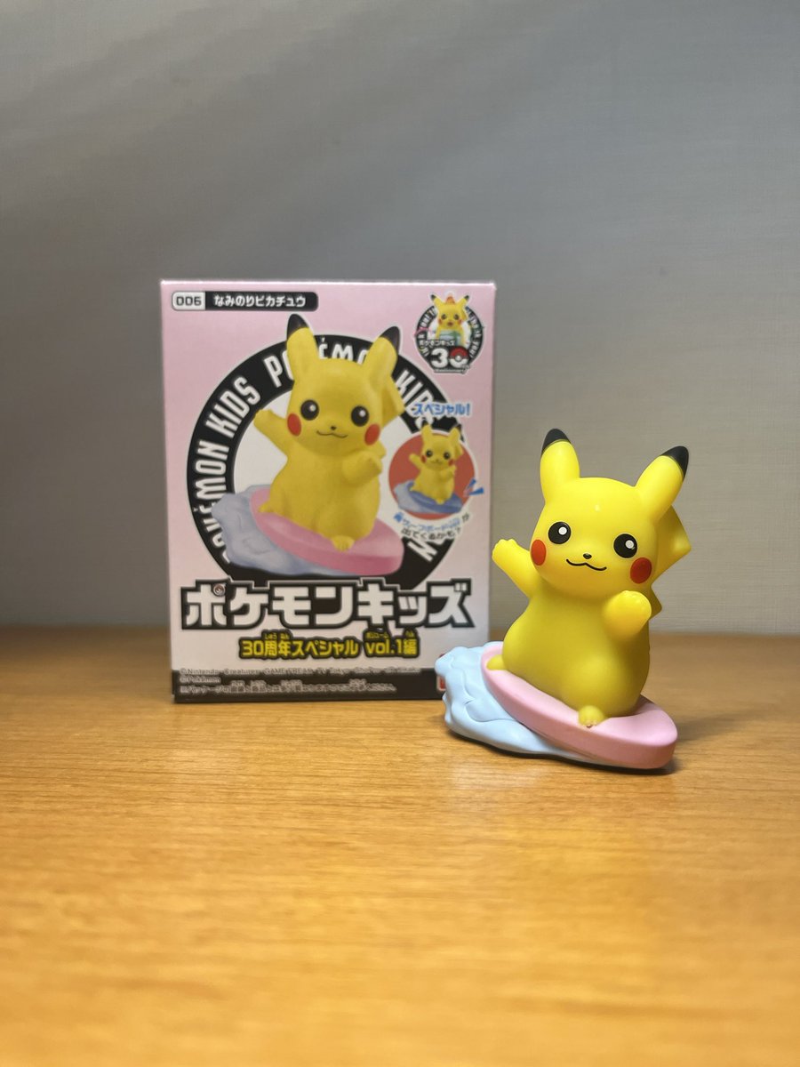 chattychatot05's tweet photo. 日本では手に入らないと噂の波乗りピカチュウゲットした🏄
色帽子イーブイも🎉 https://t.co/zI69WUeb2I