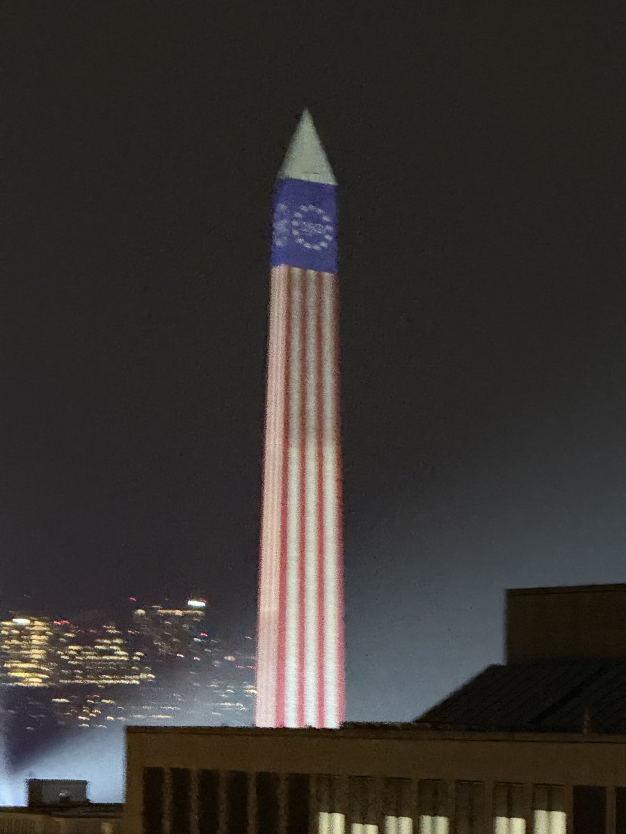 Made4thisday's tweet photo. What an amazing time to be alive! 🇺🇸🇺🇸🇺🇸 https://t.co/4iPBsvYLLd