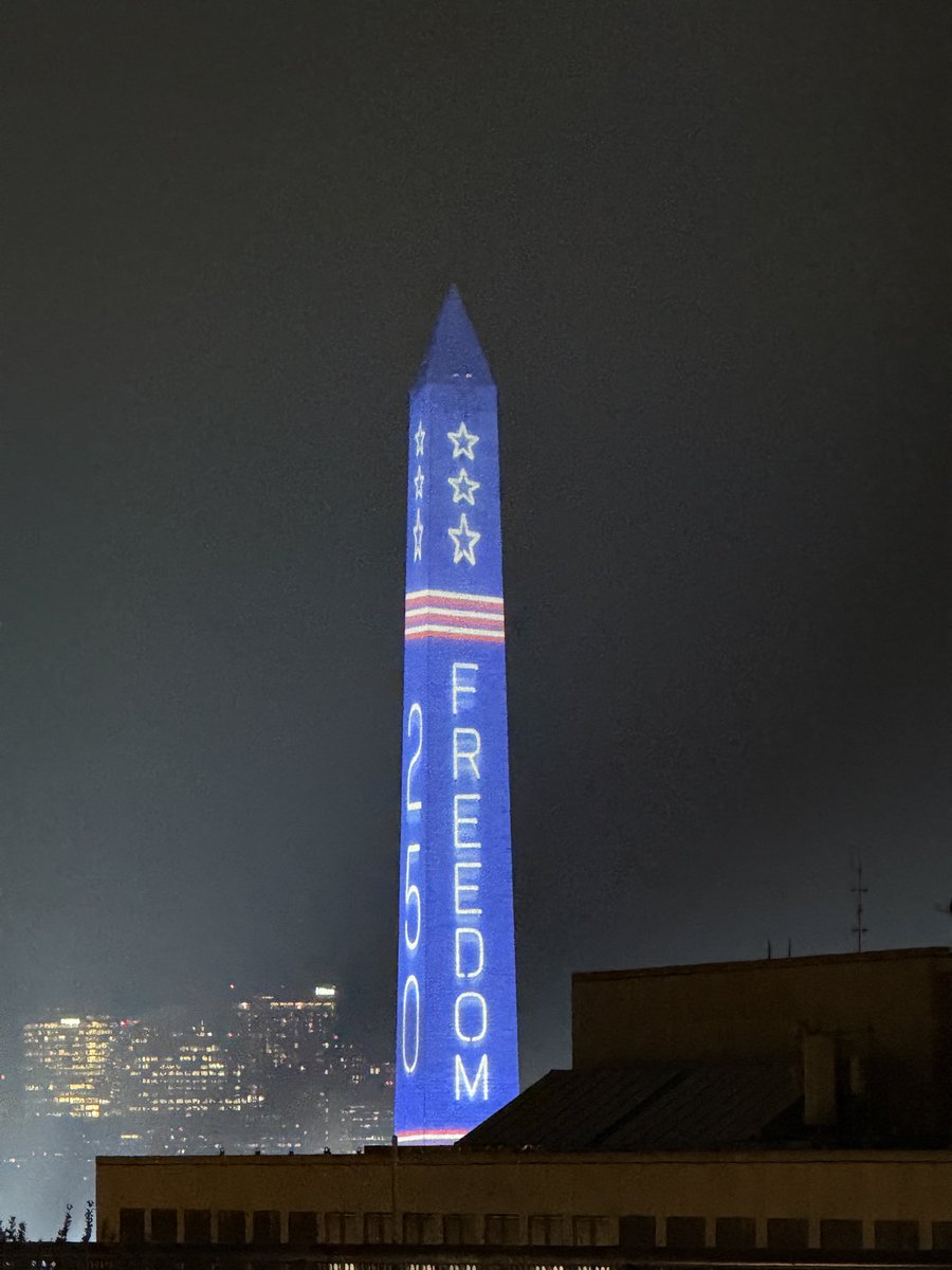 Made4thisday's tweet photo. What an amazing time to be alive! 🇺🇸🇺🇸🇺🇸 https://t.co/4iPBsvYLLd
