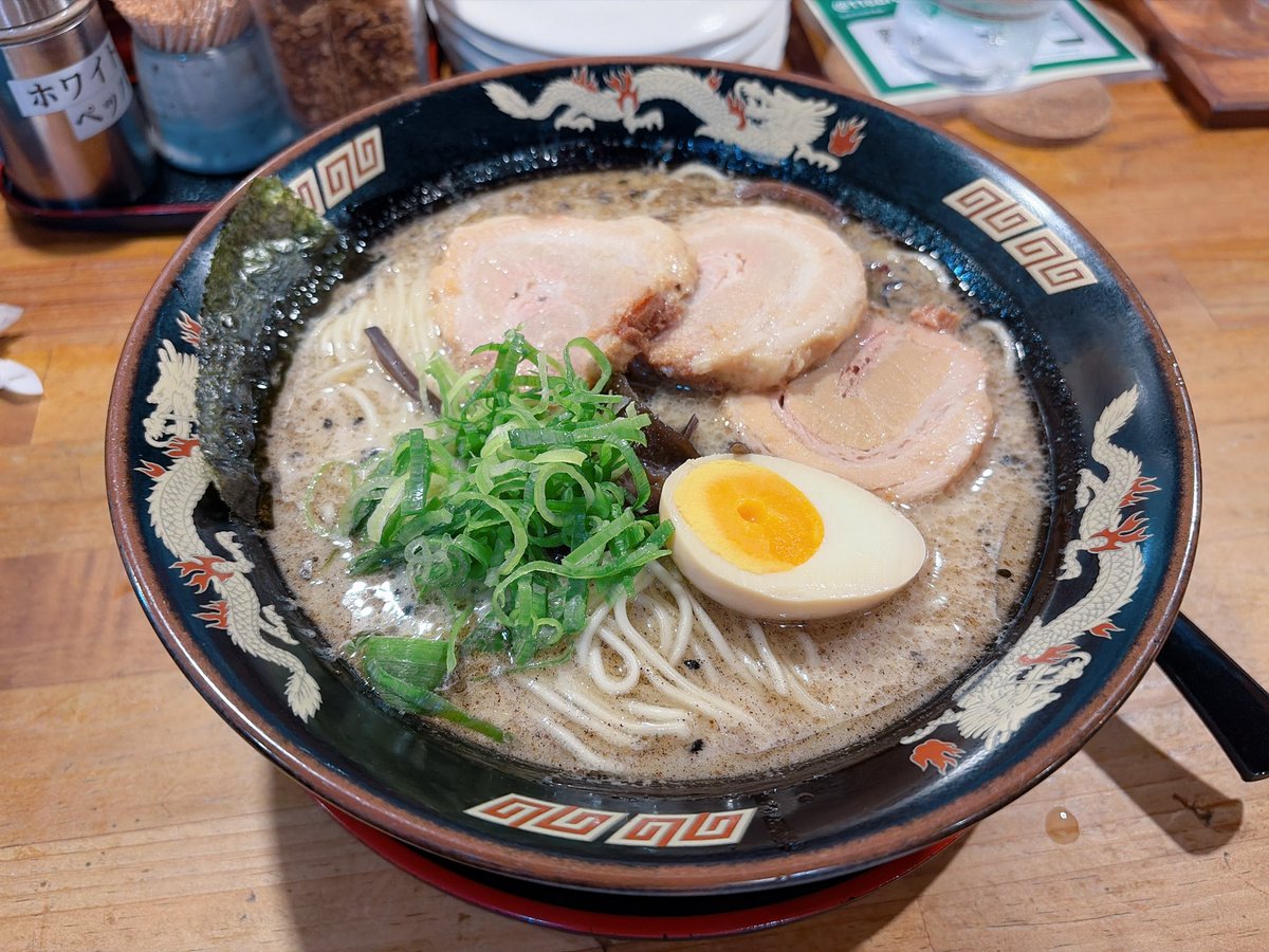 kosetarou_typk's tweet photo. 熊本ラーメン 食べました https://t.co/bdZknHgw4v