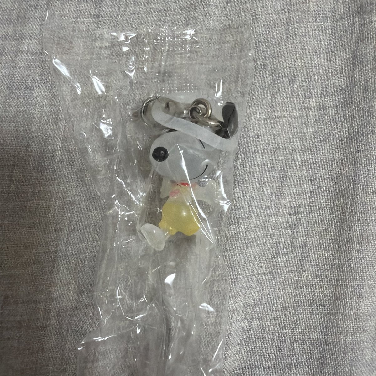 stbc22's tweet photo. 【交換】PEANUTS スヌーピー めじるしアクセサリー  SUMMER めじるし  ガチャ　カプセルトイ

譲→スヌーピーB

求→オラフ

同種、郵送での交換希望です。

#めじるしアクセサリー交換 
#ガチャ交換
#めじるしアクセサリー https://t.co/80MNWlWnog