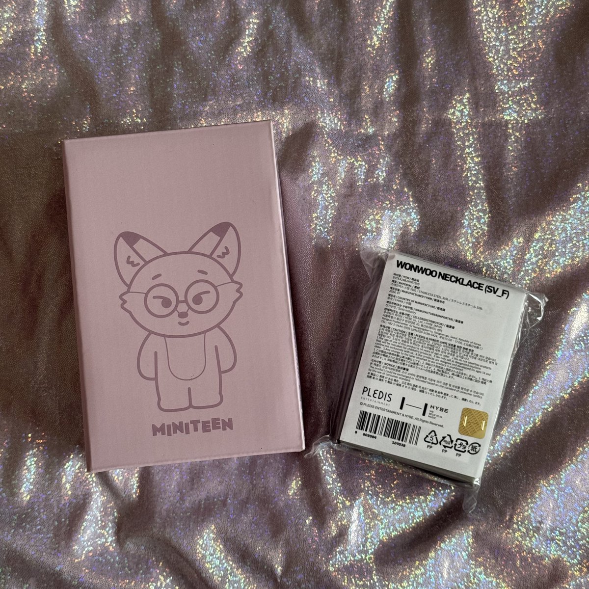 goldenanyara's tweet photo. (READYSTOCK) SVT WONWOO MERCH

Miniteen Foxdungee Mini Mood Lamp RM170
*good condition,
unsealed, only used once

9th Anniversary Always Wonwoo Necklace RM55
*sealed, pic ctto

-price exc local postage
-postage:RM8WM EM DM
-dm to buy 

#pasarsvt #pasarseventeen https://t.co/uT41NQFlIz