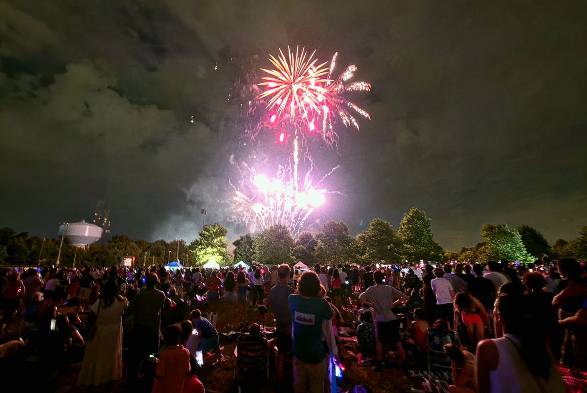 AdamVanGrack's tweet photo. Happy 250th Independence Day! The City of @Rockville411 celebrated in style! 

Thank you to all who joined us! And thank you to the @RockvilleCityPD and @RockvilleVFD for keeping us safe! https://t.co/4z1ByCd7RJ