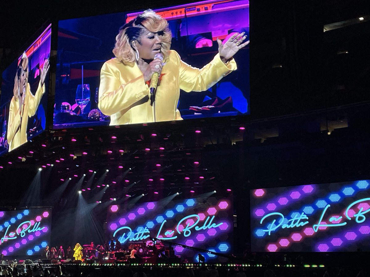KeithSpera's tweet photo. Patti LaBelle, at 82 years young, repping the old school @essencefest https://t.co/PY9bA1YEQc