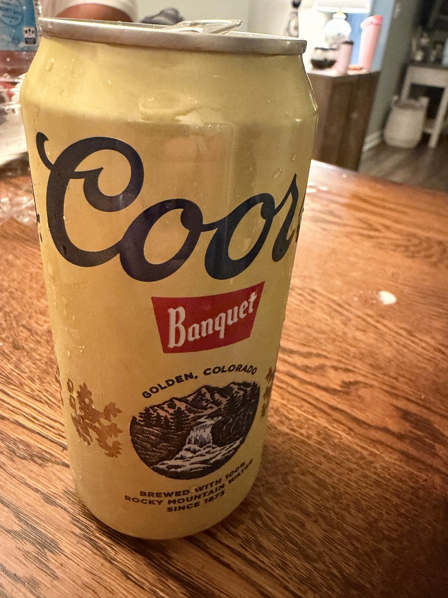 DocMudson's tweet photo. Coors Banquet and Free Bird. Happy 4th🇺🇸 Fuck the red coats https://t.co/FmFNG6f7GA