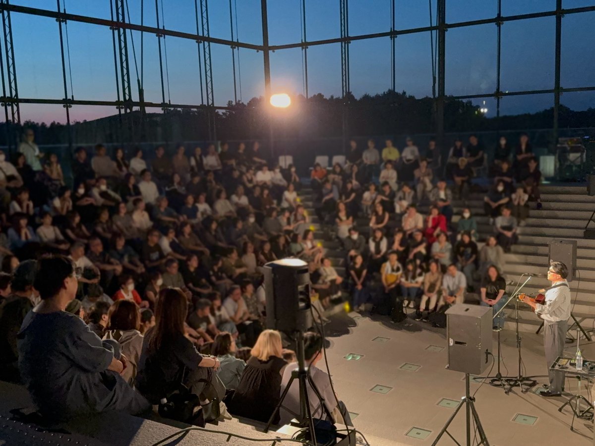 KIRINJIOFFICIAL's tweet photo. 🎸#KIRINJI弾き語り 〜ひとりで伺います

2026.7.4(土)
[北海道]札幌・モエレ沼公園 ガラスのピラミッド

ありがとうございました！！
本日もモエレ沼公園 ガラスのピラミッドです△ .ᐟ

Bitfan Passにてチケット販売中。
当日券もあり◎直接会場へお越しください🎫
https://t.co/b94ZX7k9aH

(STAFF) https://t.co/M9bwrQFKTp