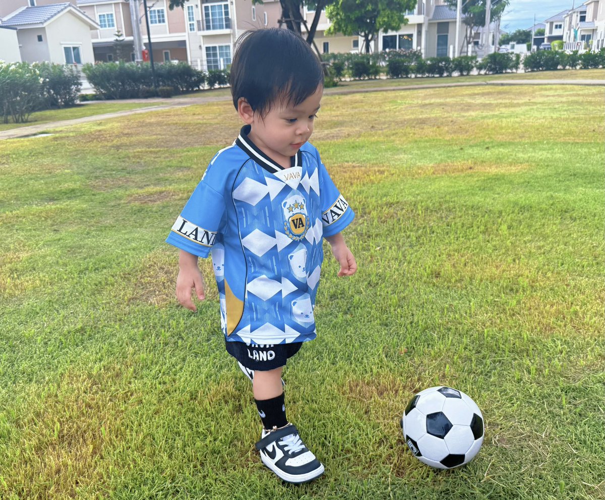 yyyiing's tweet photo. อีกครึ่งปี ลูกชายจะ 2 ขวบ
CL ปล่อยเพลงใหม่ยัง? https://t.co/vcdBuwakIg