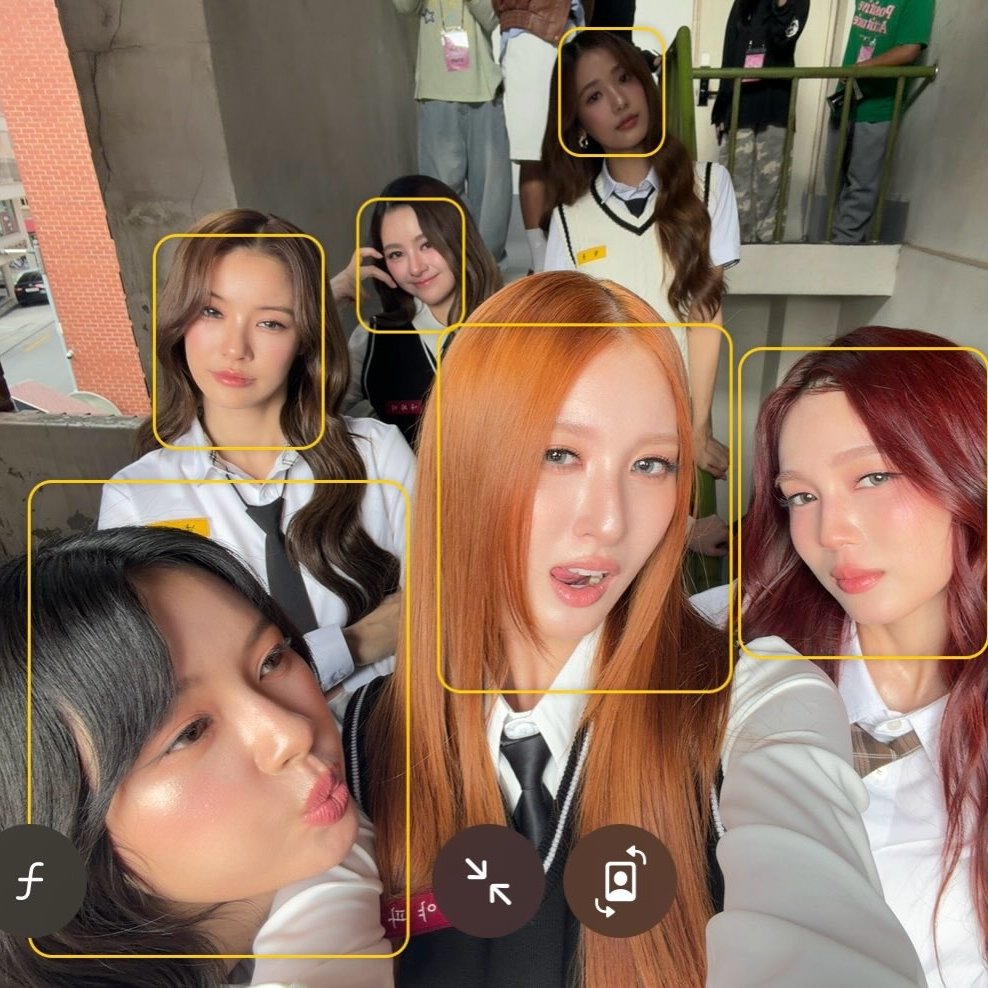 mmffhun's tweet photo. ววลงรูปแล้ววววว โคตรจะเกิร์ลแก๊ง เวลาไปต่างประเทศละได้ไปกับแก๊งเพื่อนผู้หญิงละคนดีน่าดู 🩵💛💚🩷🤍🤎 https://t.co/7zLxo9Gzfk