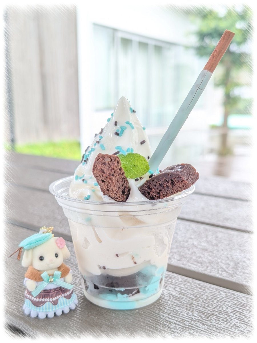 _Mint_0000's tweet photo. 📍道の駅よしおか温泉
物産館かざぐるま
フリーペーパーMotecoに掲載されていた「チョコミント風ソフトクリーム」
カップの下にはチョコがたっぷり🍫最後のひと口まで楽しめました💚
#チョコミント #チョコミン党 https://t.co/iwRuM8gKn4