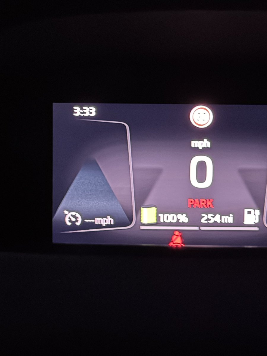 RetroGirl's tweet photo. This is what time hardcore fans set off for the #BritishGP at @SilverstoneUK !!

See you soon @LewisHamilton @MBrundleF1 @CroftyF1 @HillF1 https://t.co/f2jxnmidyx