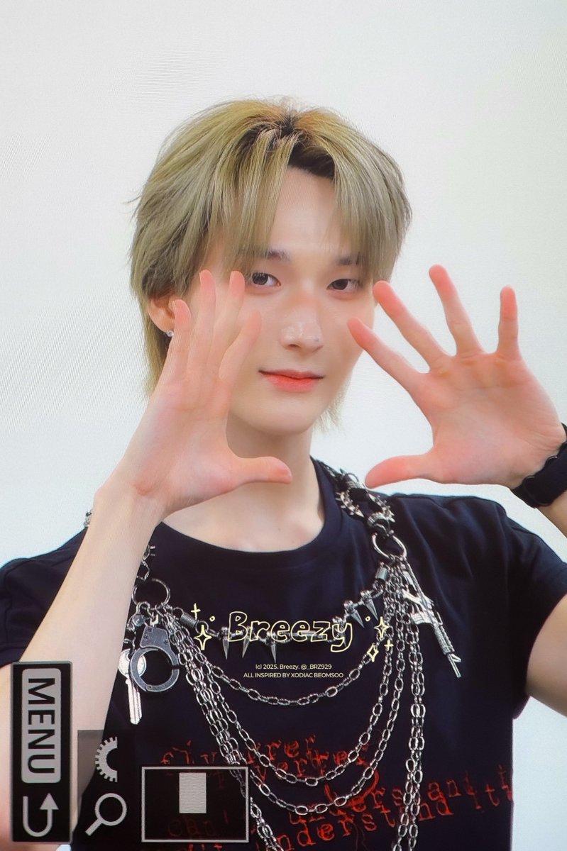 _BRZ929's tweet photo. 260704 범 슈 야 아 ~ 🤗💞

#XODIAC #소디엑 #범수 #BEOMSOO
#범수와함께하는자유시간 https://t.co/qXxYW5z3Tx
