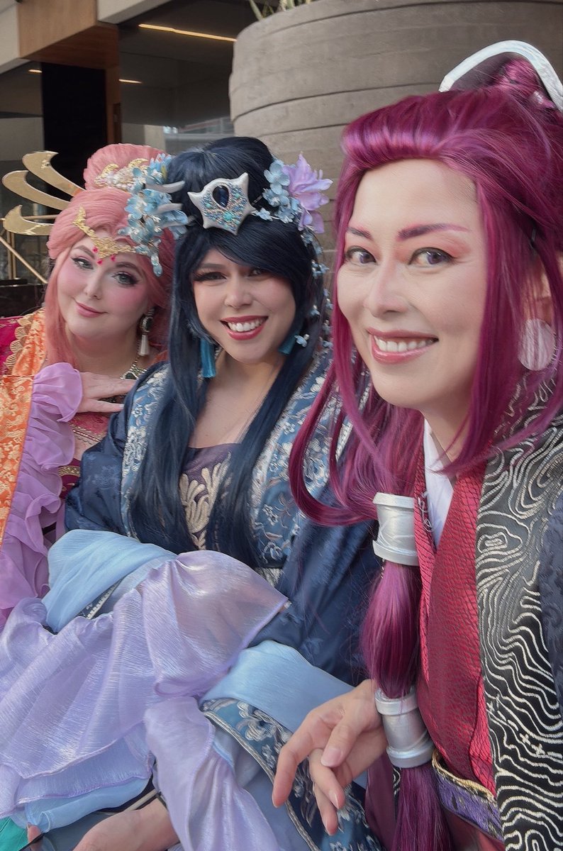 fran_biere's tweet photo. Judges are ready for Masquerade 2026!

Apothecary Diaries

Gyokuran: Kaye Cosplay🇺🇸 
Rihua: @K_fufu 🇦🇺 
Aduo: @fran_biere https://t.co/kbl8GXDeIi