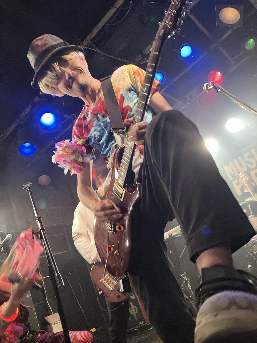 BLUETRINITY1987's tweet photo. 縁♾️gage ツアーファイナル行ってきました→感想はALT

ヒロアキさんは改名したらしい。
数時間前までメシ食ってたときはヒロアキさんだったのに。

詳しくは動画で。

いいライブ見ると、ウズウズする。
8/1、久々の共演楽しみ。 https://t.co/li19YY6Ksu
