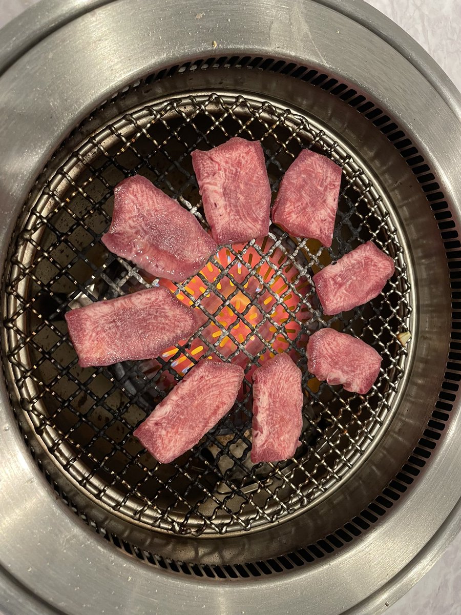 Hanjinnmon's tweet photo. 🍗🐉 https://t.co/uPGpqGe7CG