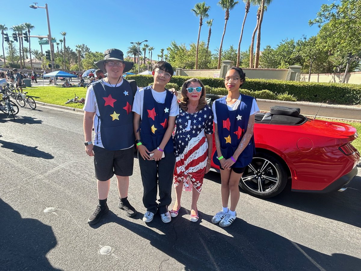 mayoroflasvegas's tweet photo. The Summerlin Patriotic Parade was a red, white and blue success this morning. A good time was had by all. https://t.co/Xlf0tA7Qxc